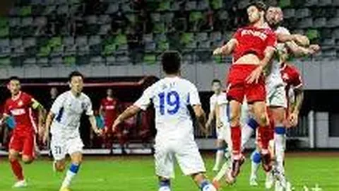 向佐分享幸福瞬间，庆祝向太及郭碧婷生日，萌娃亮相添喜气